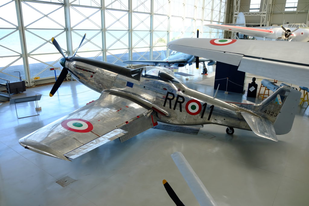 design P51 Mustang; bombowiec z II Wojny Światowej Museo Strico Aeronautica Militare