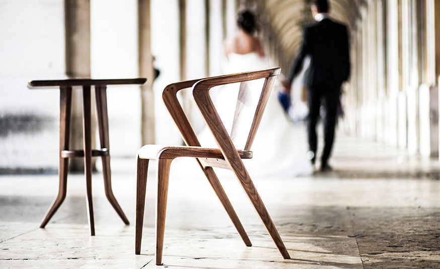portugalskie krzesło z drewna i korka, eleganckie krzesło, ikona designu, chair 